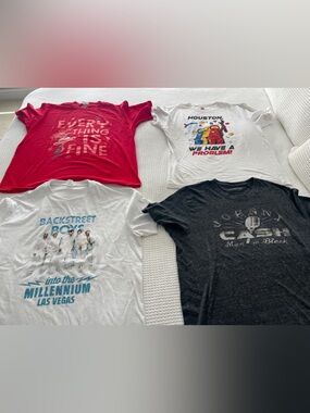 Lot of 4 Soft Men’s XL Tees
